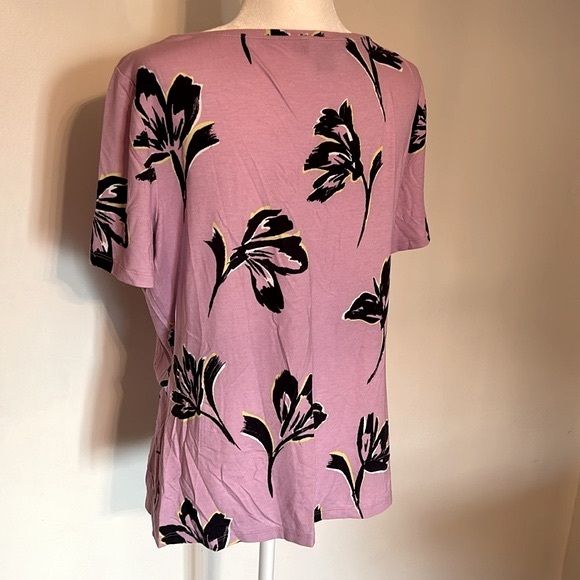 NWOT St. John Short Sleeve Floral Blouse - Picture 6 of 12